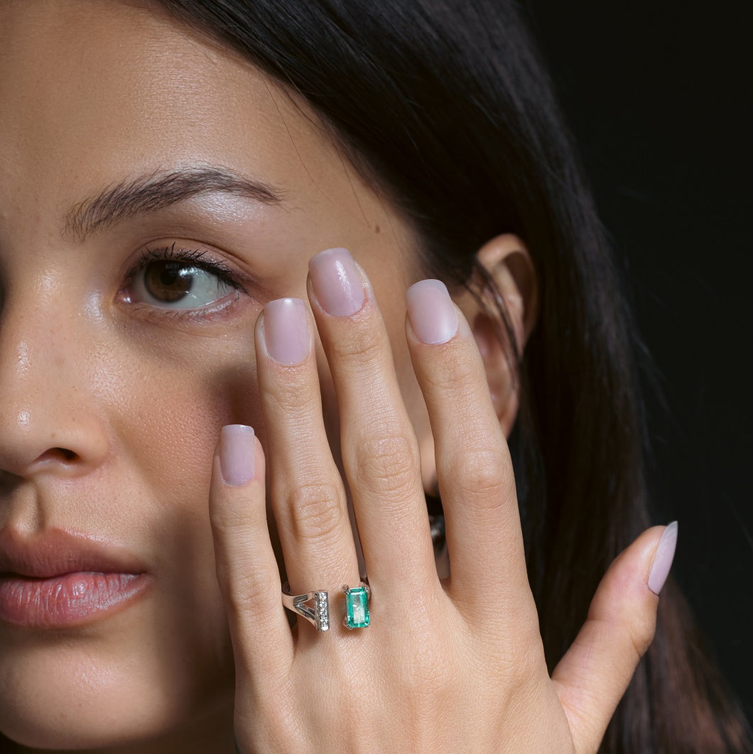 Colombian Emerald & Diamond Ring